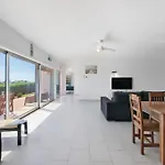 Sunrise House Villa *
