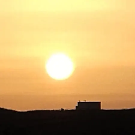 Sunrise House 타비라